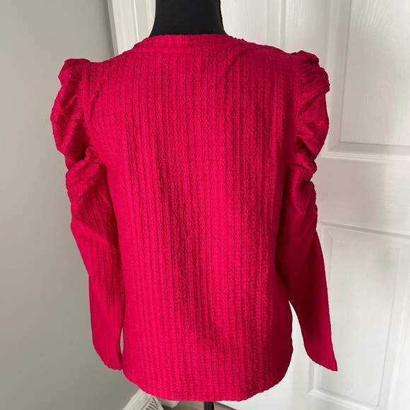 Like new. Loft top - Picture 2 of 6